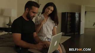 Распутный брюнетка кәрәк ағзаһы бик ҙур, уның киску һуйыу өсөн