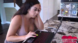 Sis मलाई प्रेम गर्नुहुन्छ - Kiki Klout