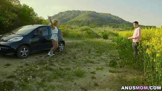 Kirss andis Sam lohakas suhu ja küünla tema tagumik on tema jaoks löök