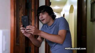 Dildo i an cith, deep anal ar an tolg