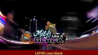 De hete sexy MILF rijdt grote zwarte monster dick 38